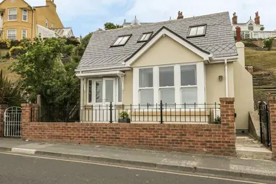 Sunrise: Pet-Friendly Retreat