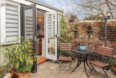 Image de Charming Rose Cottage in Deal