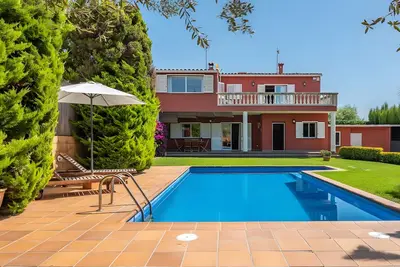 Image de Casa Monica – Belle maison avec jardin et piscine près du centre du village