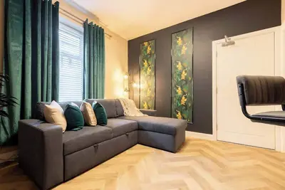 Image de Modern 1br Apt | Sleeps 4 | Parking | Central