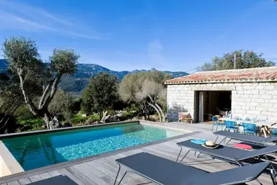 Image de Bergerie Lucia au calme, piscine chauffée privée