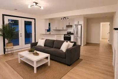 Image de Comfy Home, 15 mins from Airport & Downtown
