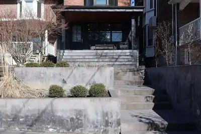 Image de Luxury 4br Designer Home w/ Hot Tub, Gym & Parking