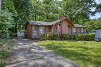 Image de Cozy Cabin-Style Retreat | Sleeps 10 Near Fort Benning