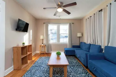 Image de Near Downtown, Parks & Museum - Midtown Back House