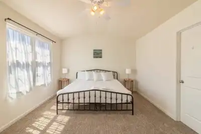 Image de Neighboring Fort Benning - The Modern Guest House | Sleeps 13!