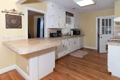 Image de Mins to Ft Moore & Downtown - The Columbus Cottage