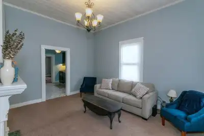 Image de Moments to Chattahoochee-Cottage - Walk-To-Dining!