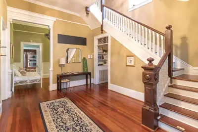 Image de Columbus's Luxurious Mansion! Stay at Goldfinch