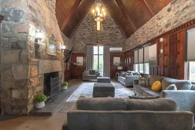 Image de The Dinglewood Castle | One-of-a-Kind Stay!