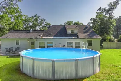 Image de Pool! Near Fort Benning & Downtown - Our White House