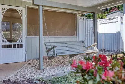 Image de Near the Hospital and Dining - Sunrise Knoll Stay