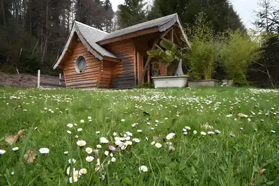 Image de Chalet des Amoureux avec terrasse et jardin privés, Wi-Fi, pêche, rando