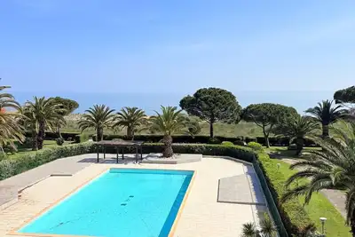 Image de St Cyprien appartement superbe vue piscine et mer
