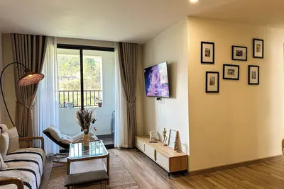 Image de Cozy 3br Apt w Mountain Balcony View | Fully Equipped | 5 min to Sapa Center