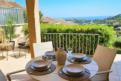 Image de Appartement 4 personnes avec vue mer, parking, Wifi et grande terrasse!