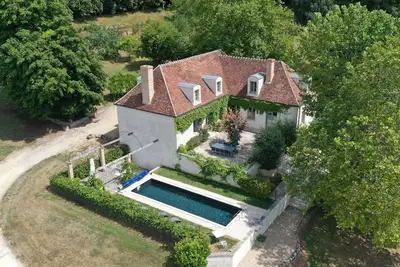 Image de La Clairière de la Reine Hortense, maison avec piscine à 30 min de Paris