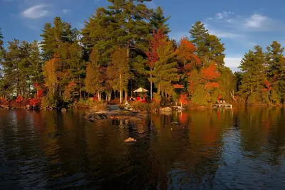 Image de Comfort  & beauty, inside and out in the heart beautiful  of North Frontenac