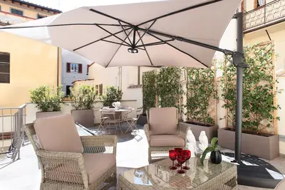 Image de Appartement en Duplex avec Terrasse au Cœur de l’Oltrarno
