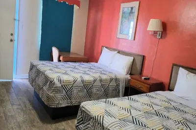 Image de 2 Budget-Friendly Units | Ideal for Family or Group Trips | Free Parking