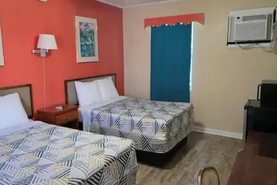 Image de Relax in a Comfortable Room 1 Mile to Downtown Ocala | 3 Units with Free Parking