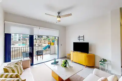 Image de Gorgeous dog-friendly apartment with balcony, open layout, heated pool, & Ac