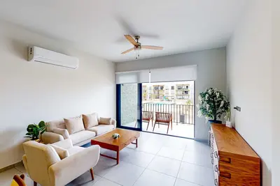 Image de Dog-friendly apartment with gorgeous views, heated pool, open concept, & Ac
