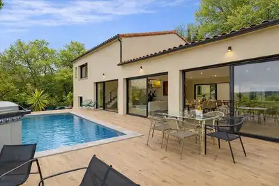 Image de Eden View Villa - Vue panoramique et piscine à débordement