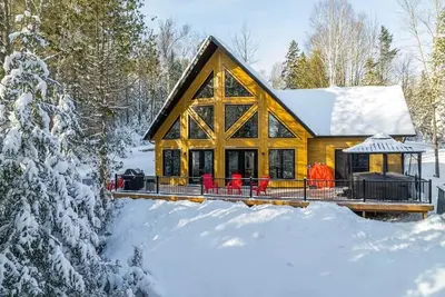 Image de Le Luxueux Chalet Whiskey Spa et Arcade