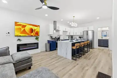 Image de Newly Renovated 4 Br near downtown Indy w Garage!