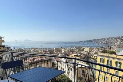 Image de The sea from the rooftops