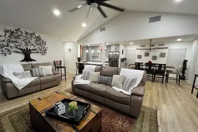 Image de Charming 4-bedroom cottage with Ac in beautiful San Antonio