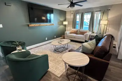 Image de Spacious 4-bedroom house in beautiful Manhattan with Ac