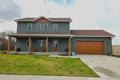 Image de Quiet Family Haven/Pet Secure Backyard/New House