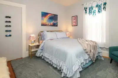 Image de Which way to the Beach! Charming 3-bedroom condo with Ac in lovely Beverly Salem