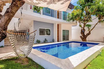 Image de Beautiful condo with shared pool, full kitchen, & private W/D