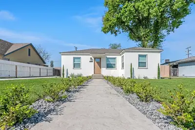 Image de Modern and charming Tulare 2 bedroom home.