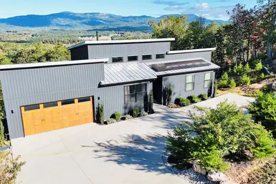 Image de Stunning mountain views with hot tub and sauna!