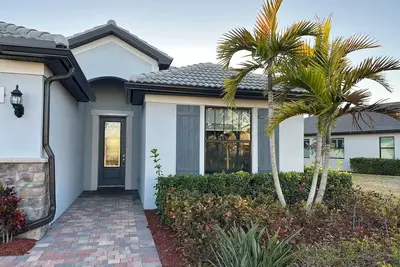 Image de 3-bedroom house in lovely Alva with cool Ac breeze