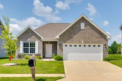 Image de A Beautiful Three Bedroom Bungalow In The Heart Of  Avon Close To The Airport.