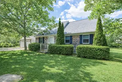 Image de Edgartown 5 bdrm home with two primary suites