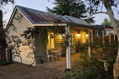 Image de Finchy Cottage - Your charming Beechworth cottage where heritage character meets modern com