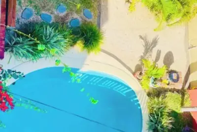 Charming House with Pool, 5 Min to the Beach