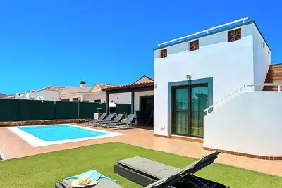 Image de Luxury South-Facing 4-Bed Villa in Caleta| Frontline Golf | Panoramic 360° Views