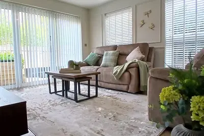 Image de 2-Bed Luxury Bungalow - near riverside walks and 10 mins into town