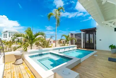 Image de Cat`s Cradle & Mistico Beach Club + Boat Shuttle