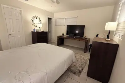 Image de Perfect 3-bedroom house with Ac in enjoyable Cocoa and private swimming pool