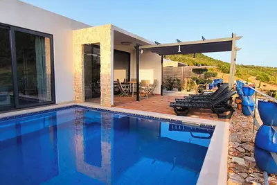 Image de Charming 2-bedroom villa in São Bartolomeu de Messines with Ac and private pool