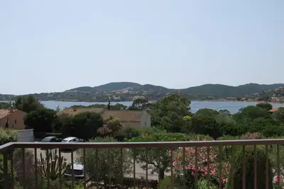 Image de Magnifique 2 pièces climatisé avec vue mer et piscine