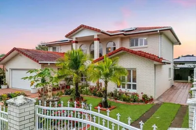 Image de Spacious Group Getaway w/ Home Office & Full A/C